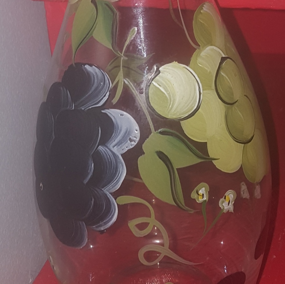 Grapevine Vase - Picture 6 of 6